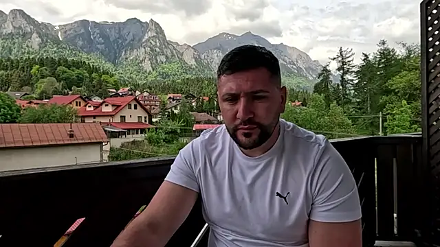 Gold Alpha Boy online show from May 2026 09:41:02 AM