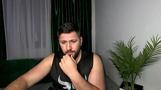 Gold Alpha Boy online show from May 2026 06:33:01 PM