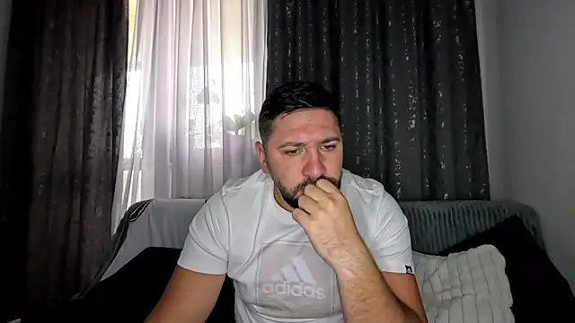 Gold Alpha Boy online show from October 2025 07:13:01 AM