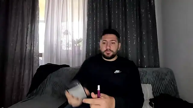 Gold Alpha Boy online show from October 2025 05:31:02 AM