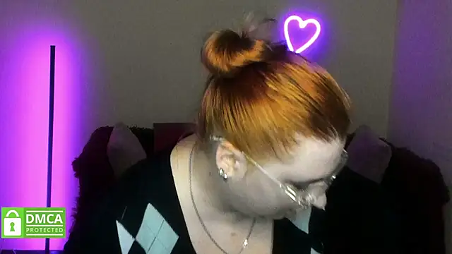 Snapshot of Alicia_love00 chatting on November 2025 06:23:02 AM Alicia love00 online show from November 2025 06:23:02 AM