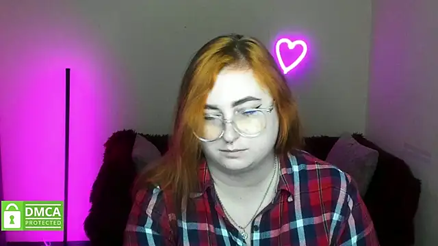 Snapshot of Alicia_love00 chatting on October 2025 06:32:01 AM Alicia love00 online show from October 2025 06:32:01 AM