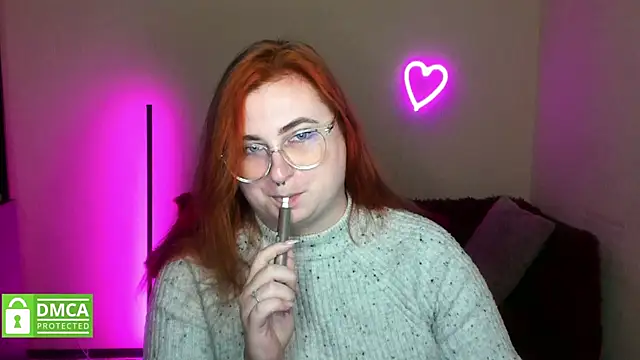 Snapshot of Alicia_love00 chatting on November 2025 06:29:01 AM Alicia love00 online show from November 2025 06:29:01 AM