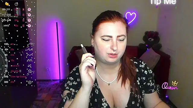 Snapshot of Alicia_love00 chatting on June 2026 11:31:02 AM Alicia love00 online show from June 2026 11:31:02 AM