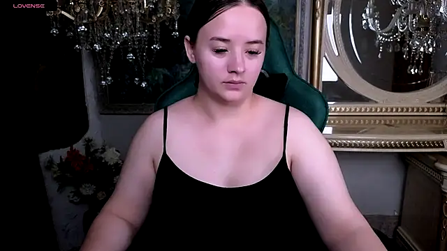 LaraBenson  online show from September 2025 10:09:01 AM