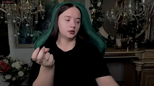 LaraBenson  online show from December 2025 11:12:01 AM