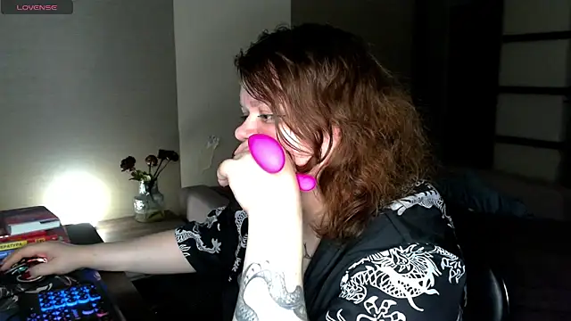 Snapshot of Romy_Addams chatting on October 2025 02:36:02 PM Romy Addams online show from October 2025 02:36:02 PM