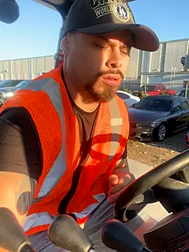 PuttieIn online show from September 2025 12:53:01 PM