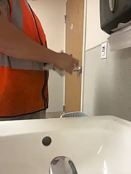 PuttieIn online show from October 2025 05:14:02 PM