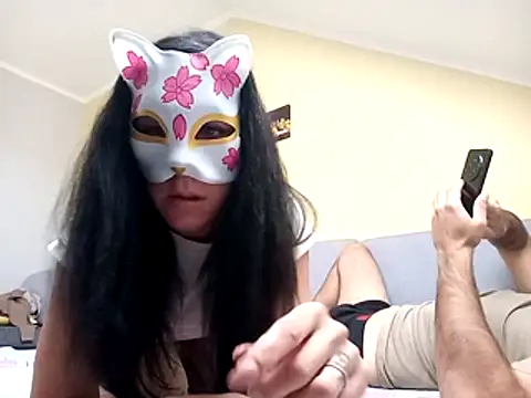 Sandrasweetgirl online show from November 2025 07:58:02 AM