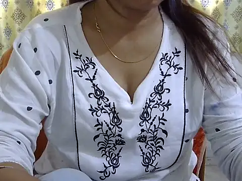 CHAMELI4747 online show from March 2026 09:02:02 AM