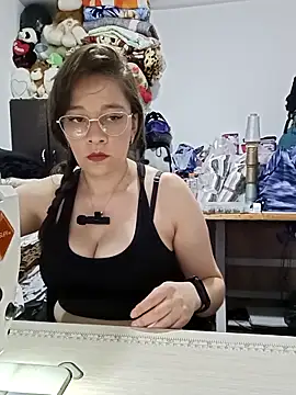 Snapshot of Isabella5_Brown_ chatting on November 2025 07:39:01 PM Isabella5 Brown online show from November 2025 07:39:01 PM