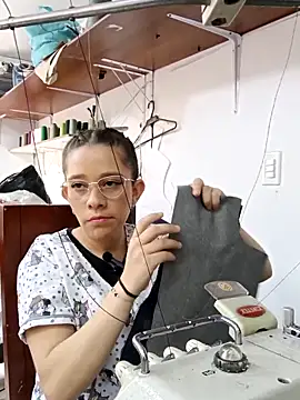 Snapshot of Isabella5_Brown_ chatting on November 2025 04:23:02 PM Isabella5 Brown online show from November 2025 04:23:02 PM