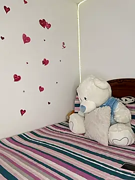 Isabella5 Brown  online show from February 2026 05:42:01 PM