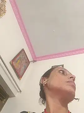 ISHANI-SINGH online show from December 2025 05:01:01 PM