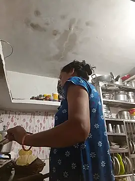 ISHANI-SINGH online show from October 2025 04:06:01 PM