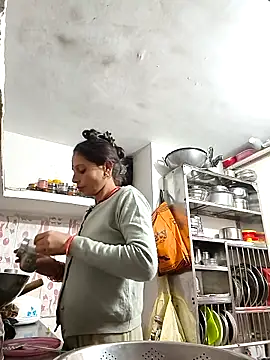 ISHANI-SINGH online show from November 2025 03:37:02 PM