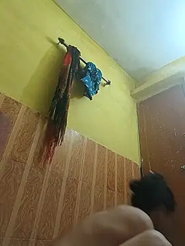 ISHANI-SINGH online show from October 2025 05:09:02 PM