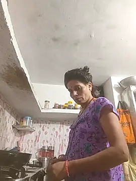 ISHANI-SINGH online show from November 2025 04:24:01 PM