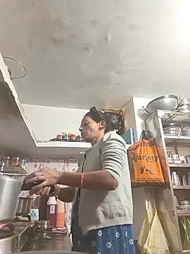 ISHANI-SINGH online show from November 2025 03:40:02 AM