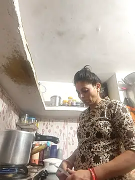 ISHANI-SINGH online show from February 2026 05:04:01 PM