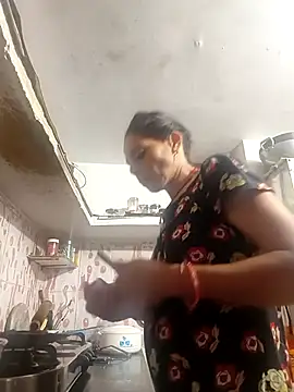 ISHANI-SINGH online show from April 2026 03:19:01 PM