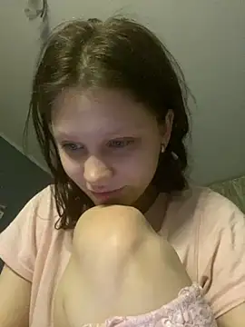 Snapshot of Lunliss chatting on September 2025 09:32:02 PM Lunliss online show from September 2025 09:32:02 PM