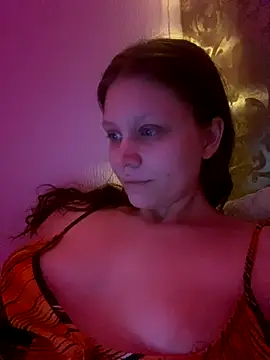 Lunliss online show from November 2025 08:20:02 PM