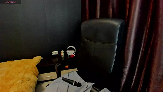 emmamaturre online show from February 2025 10:36:02 PM