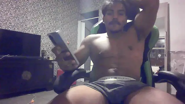 pretoboom14 online show from August 2026 03:35:01 AM