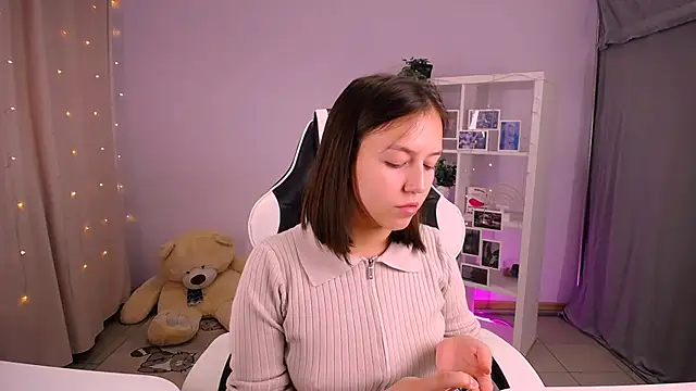 CindySparkl online show from October 2025 03:50:01 AM