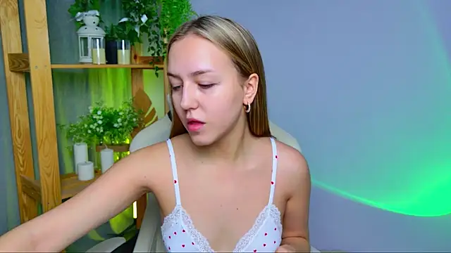 CindySparkl online show from March 2026 03:43:01 AM