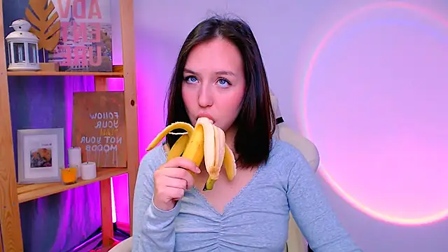 CindySparkl online show from November 2025 05:24:02 AM