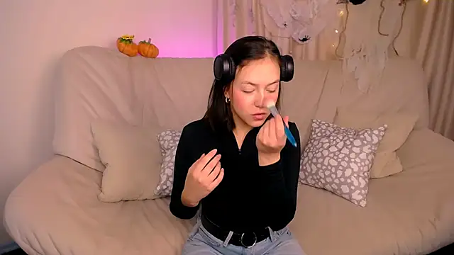 CindySparkl online show from October 2025 03:49:02 AM