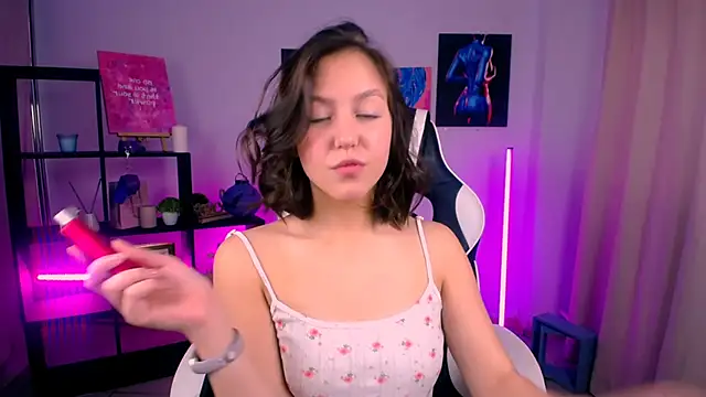 CindySparkl online show from October 2025 05:20:01 AM