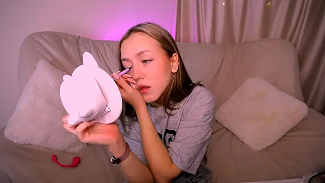 CindySparkl online show from March 2026 04:57:02 AM