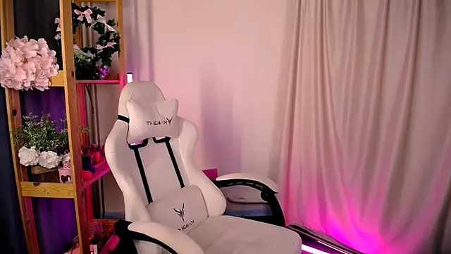 CindySparkl online show from September 2025 02:01:01 AM