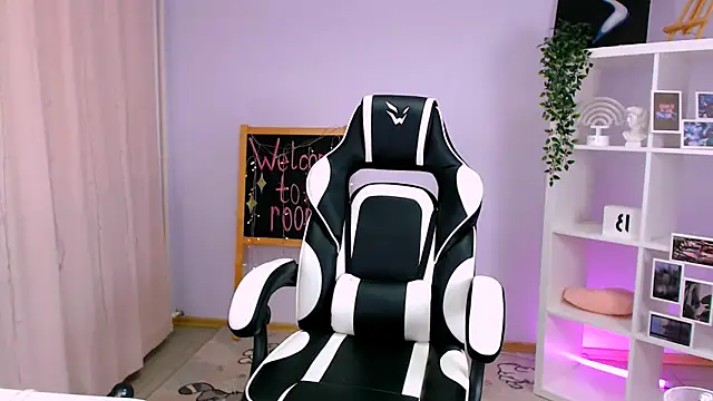 CindySparkl online show from September 2025 06:30:01 AM