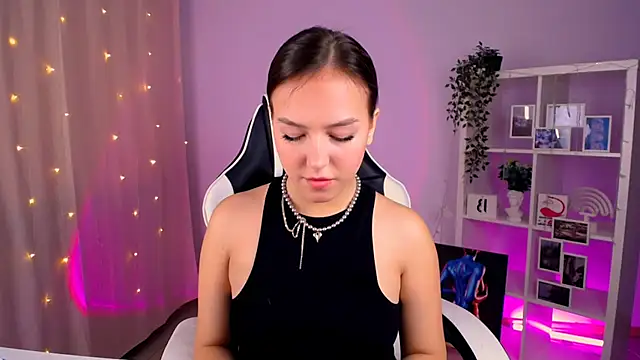 CindySparkl online show from October 2025 04:25:02 AM