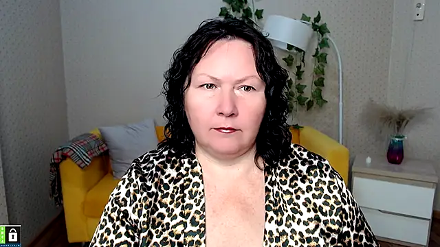 Snapshot of milf_hornys chatting on November 2025 04:23:02 PM milf hornys online show from November 2025 04:23:02 PM