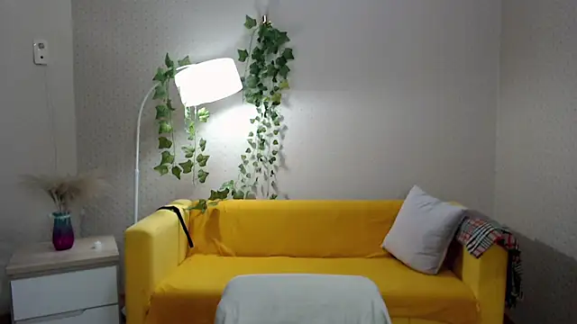 Snapshot of milf_hornys chatting on November 2025 05:28:01 PM milf hornys online show from November 2025 05:28:01 PM