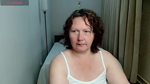 Snapshot of milf_hornys chatting on September 2025 05:11:01 PM milf hornys online show from September 2025 05:11:01 PM