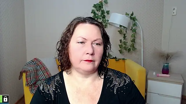 Snapshot of milf_hornys chatting on November 2025 05:06:01 PM milf hornys online show from November 2025 05:06:01 PM