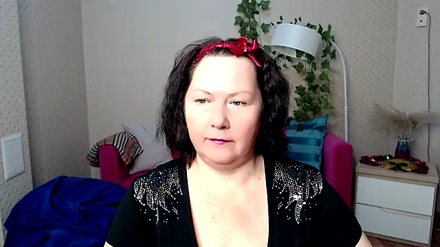 Snapshot of milf_hornys chatting on November 2025 05:24:01 PM milf hornys online show from November 2025 05:24:01 PM