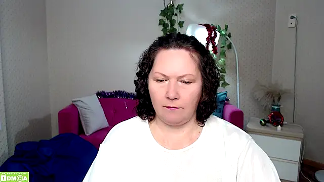 Snapshot of milf_hornys chatting on December 2025 08:04:02 PM milf hornys online show from December 2025 08:04:02 PM