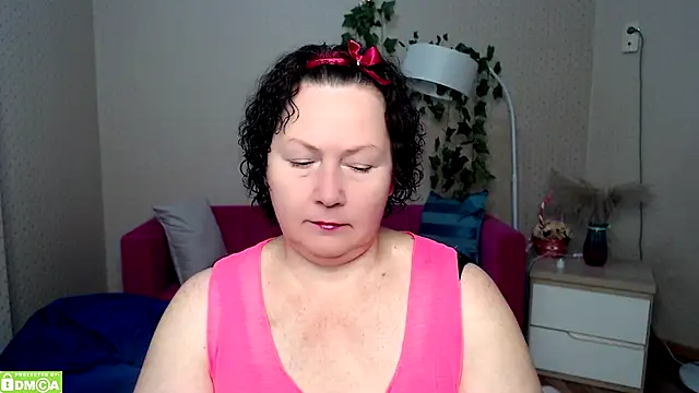 Snapshot of milf_hornys chatting on December 2025 04:27:01 PM milf hornys online show from December 2025 04:27:01 PM