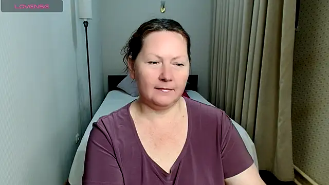 Snapshot of milf_hornys chatting on September 2025 05:12:02 PM milf hornys online show from September 2025 05:12:02 PM