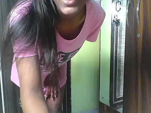 mickle james online show from October 2025 06:20:01 PM