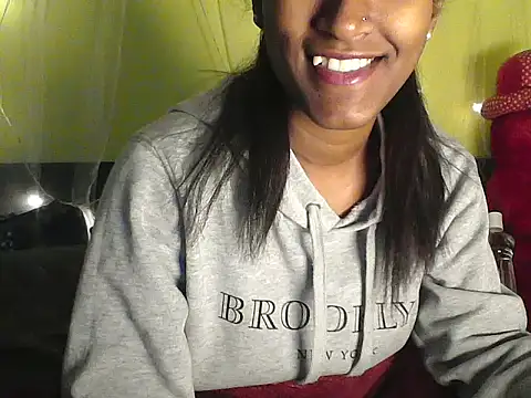 mickle james online show from November 2025 05:57:01 PM