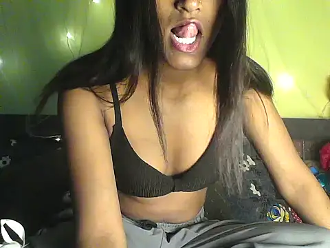 mickle james online show from November 2025 03:38:01 AM